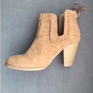 Sued Bootie with fringe zipper